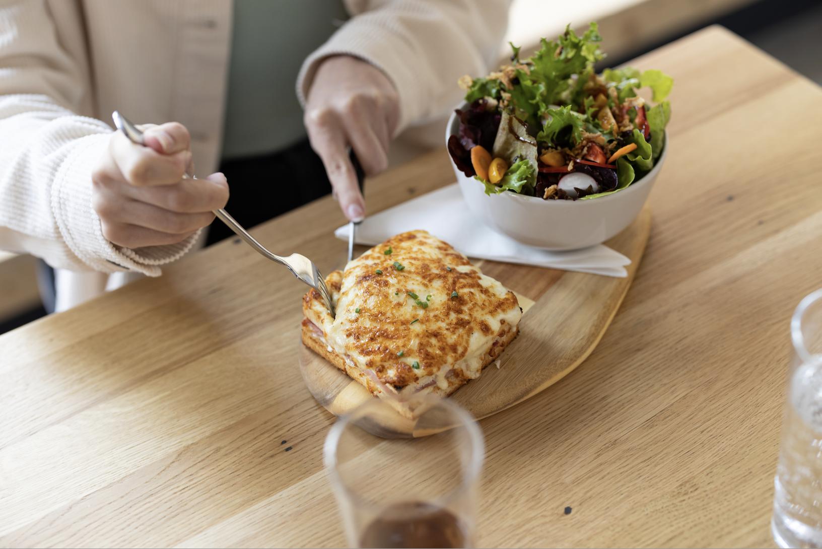 Boissons et encas au bar CMC